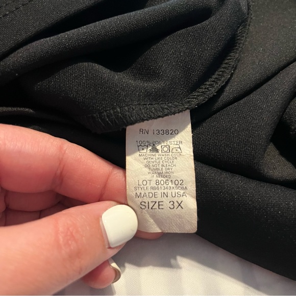 Black DGNY Skirt with Silver Zipper Along The Back, Size 3X - Picture 5 of 5